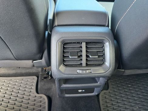 Used 2022 Volkswagen Taos SE AWD/4WD image 23