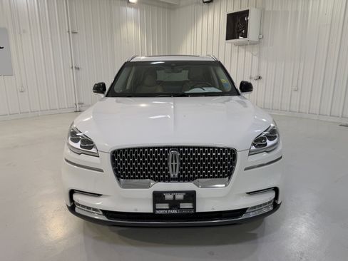 Used 2023 Lincoln Aviator Reserve w/ Equipment Group 201A AWD/4WD image 8