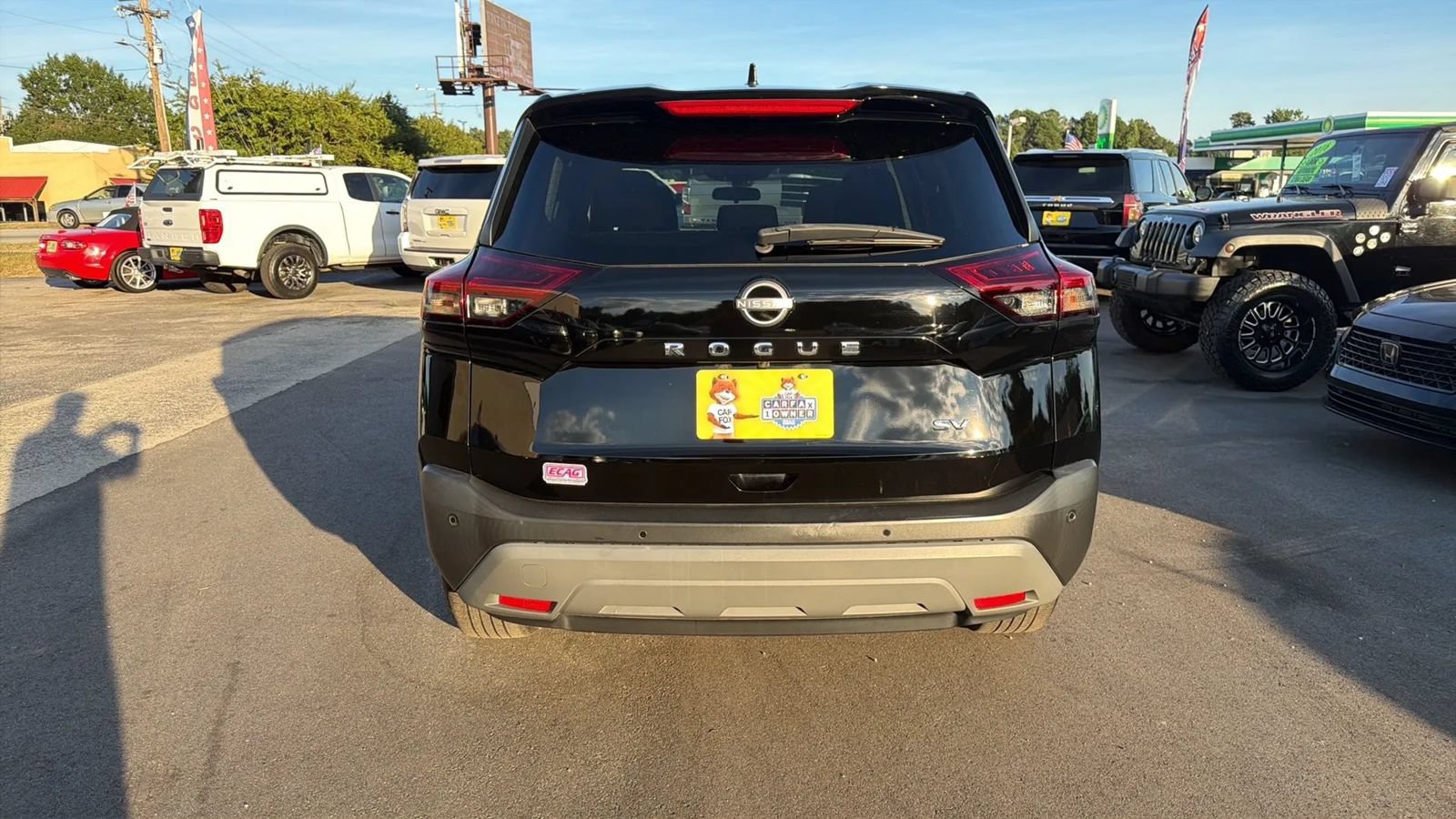 Used 2023 Nissan Rogue SV FWD image 5