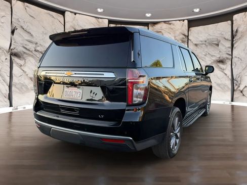 Used 2024 Chevrolet Suburban LT RWD image 6