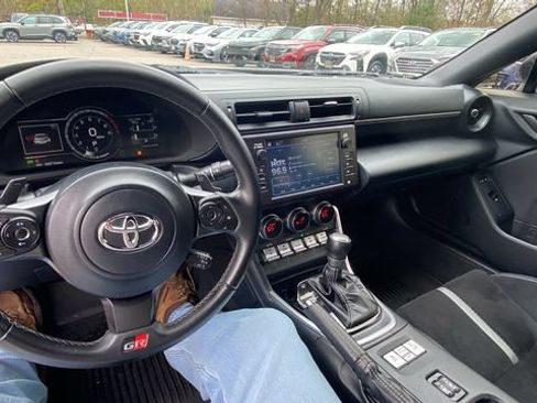 Used 2024 Toyota GR86 Premium w/ Performance Package RWD image 17