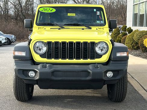 Used 2024 Jeep Wrangler Sport S image 3