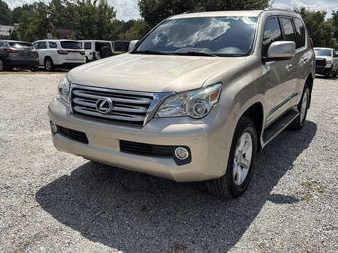 Used 2013 Lexus GX 460 w/ Comfort Plus Pkg AWD/4WD image 2