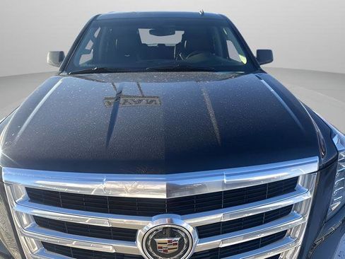 Used 2015 Cadillac Escalade Premium image 2