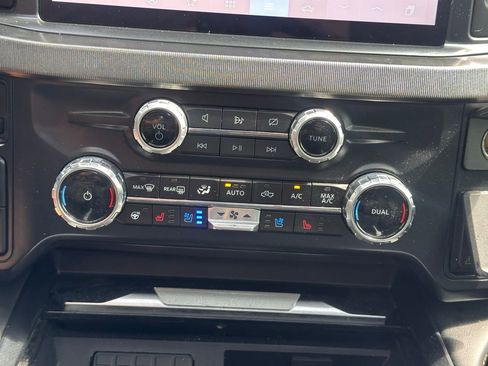 Used 2024 Ford F250 Platinum image 34