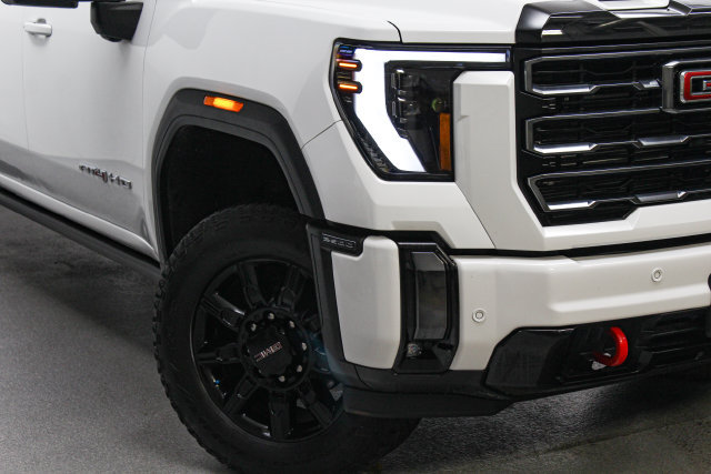 Used 2024 GMC Sierra 2500 AT4 w/ AT4 Preferred Package AWD/4WD image 3