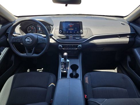 Certified 2025 Nissan Altima 2.5 S FWD image 9