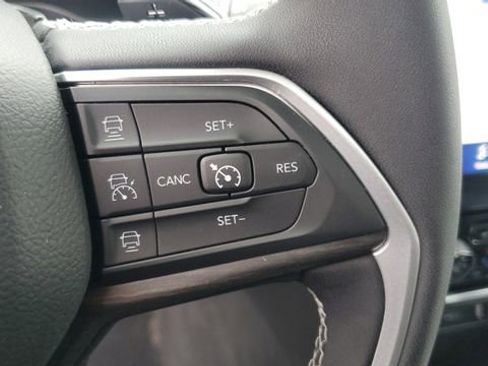 Certified 2023 Jeep Grand Cherokee Limited image 15