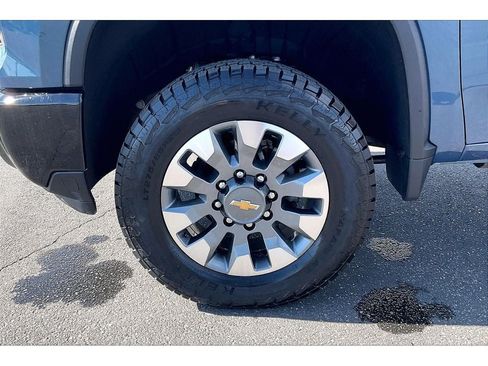 Used 2024 Chevrolet Silverado 2500 Custom AWD/4WD image 10