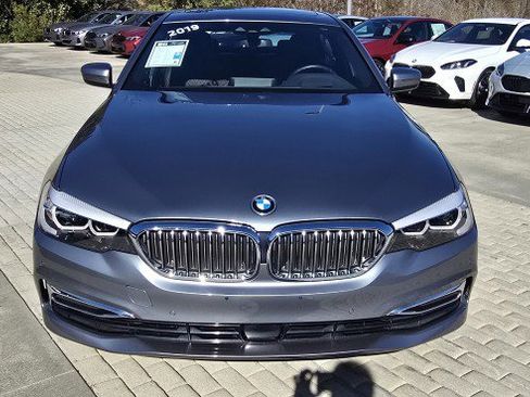 Used 2019 BMW 540i image 2