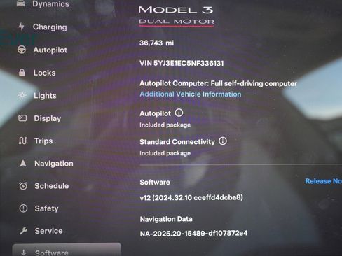 Used 2022 Tesla Model 3 Performance image 25