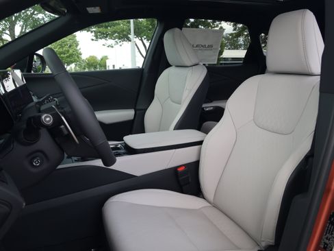 New 2026 Lexus RX 350h AWD/4WD image 32