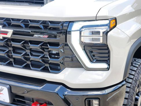 New 2026 Chevrolet Silverado 2500 ZR2 AWD/4WD image 9