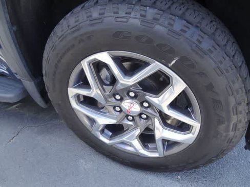 Used 2022 GMC Sierra 1500 SLT AWD/4WD image 19