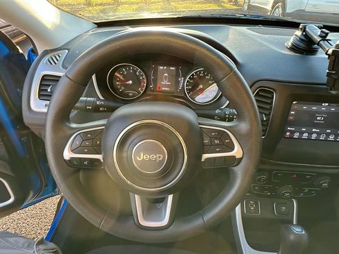 Used 2021 Jeep Compass Sport image 22