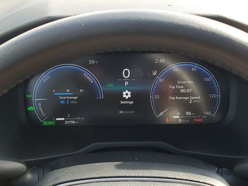 Used 2024 Toyota RAV4 Limited image 27