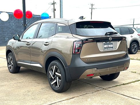 New 2026 Nissan Kicks SV w/ SV Premium Package FWD image 6