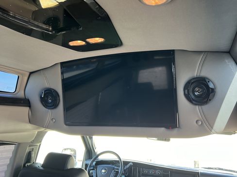 Used 2019 Chevrolet Express 2500 w/ Enhanced Convenience Package image 30