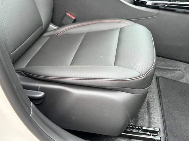 Used 2026 Chevrolet Trax RS FWD image 16