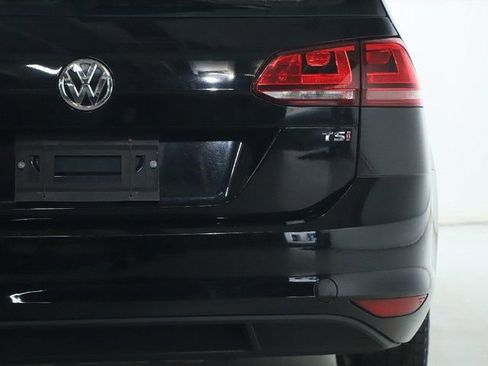 Used 2015 Volkswagen Golf S image 42
