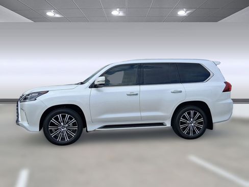 Used 2021 Lexus LX 570 4WD w/ Luxury Package image 2