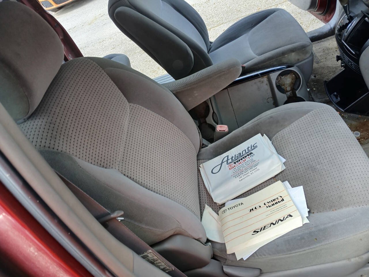Used 2005 Toyota Sienna LE w/ LE Pkg 8 FWD image 13