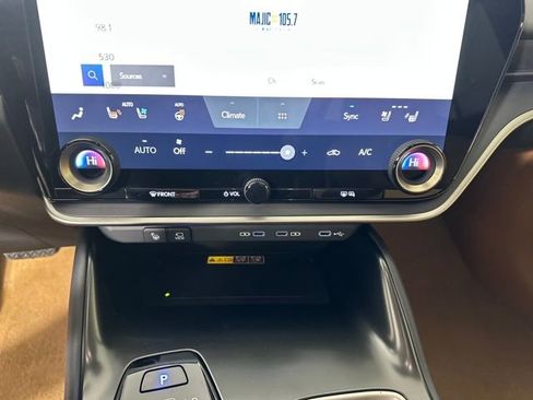 Used 2025 Lexus RZ 450e image 23