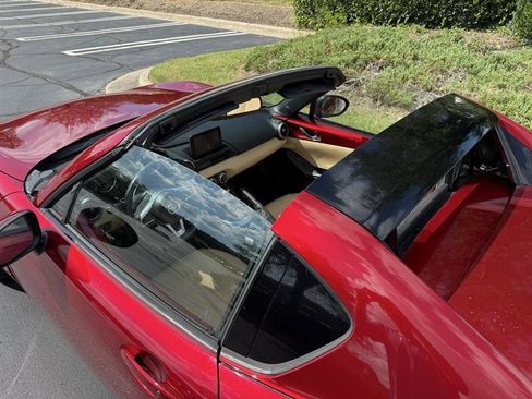 Used 2019 MAZDA MX-5 Miata RF Grand Touring RWD image 10