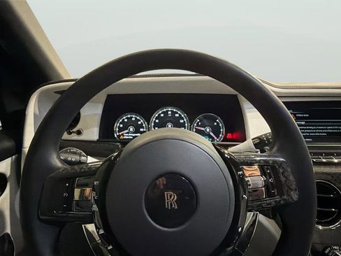 Used 2022 Rolls-Royce Cullinan Black Badge w/ Dark Exterior Package image 30