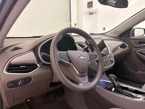 Used 2024 Chevrolet Malibu LT FWD image 28