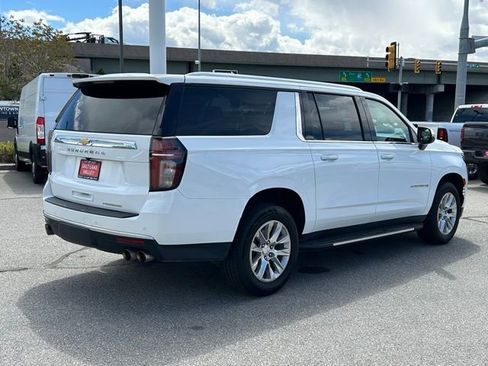 Used 2023 Chevrolet Suburban Premier AWD/4WD image 7