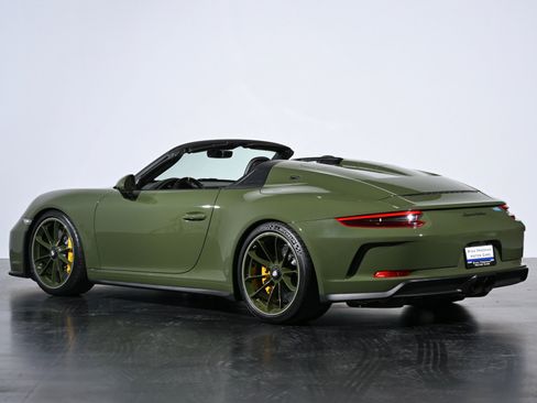 Used 2019 Porsche 911 Speedster RWD image 9