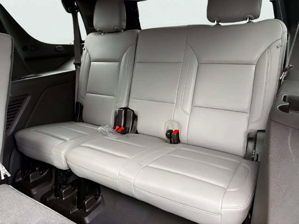 Used 2025 Chevrolet Tahoe LT RWD image 11