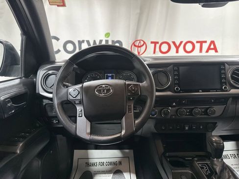 Used 2022 Toyota Tacoma TRD Off-Road image 18