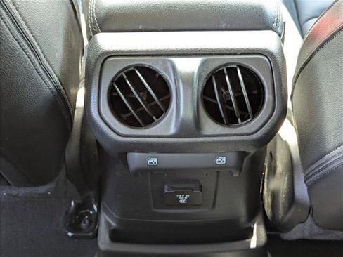 Used 2022 Jeep Wrangler Unlimited Sahara w/ Cold Weather Group AWD/4WD image 17