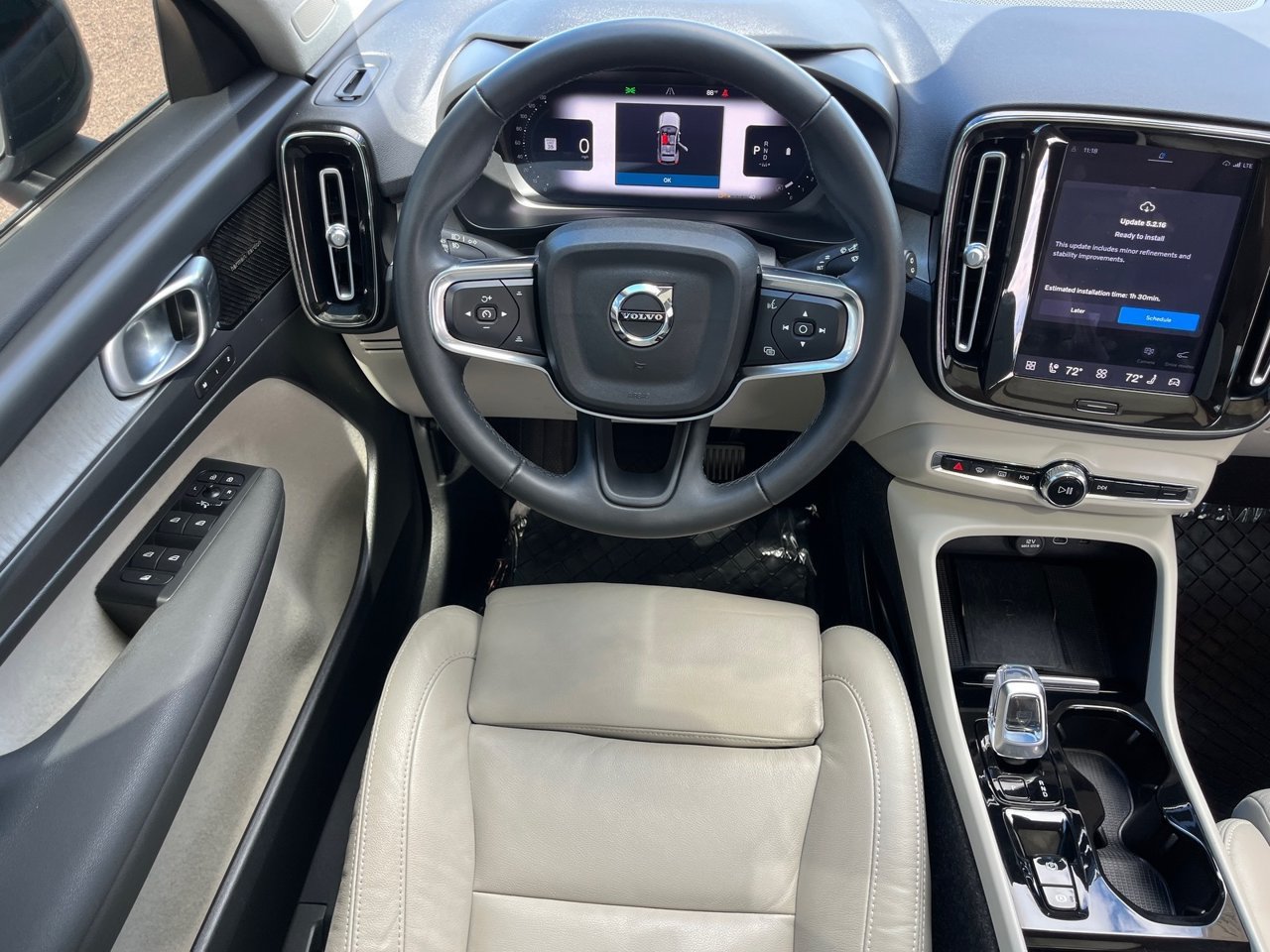 Used 2023 Volvo XC40 B5 Ultimate w/ Protection Package Premier AWD/4WD image 13