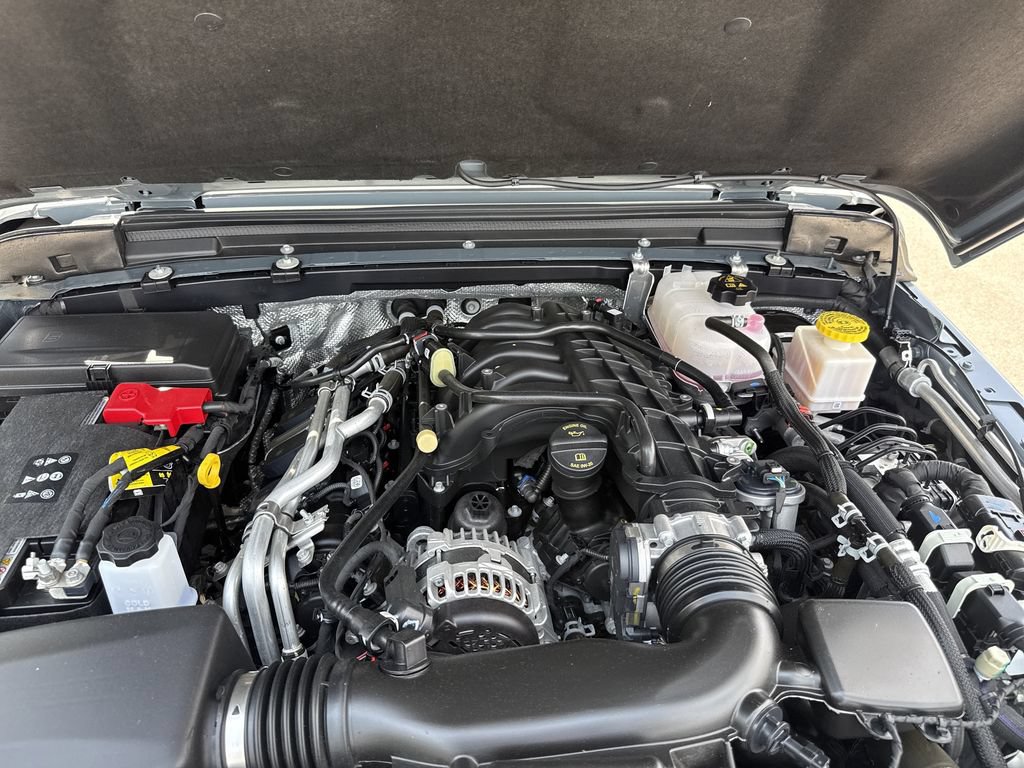 Used 2025 Jeep Gladiator Sport AWD/4WD image 40