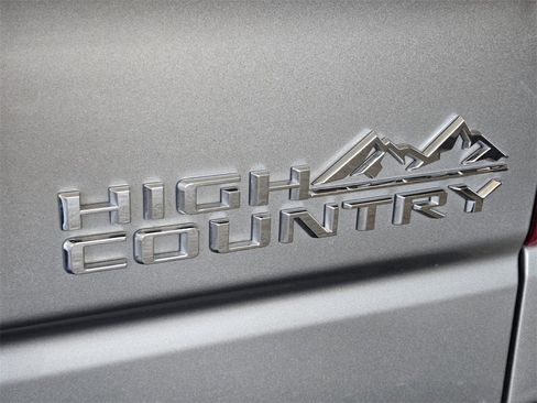 Used 2024 Chevrolet Silverado 1500 High Country w/ High Country Premium Package image 17