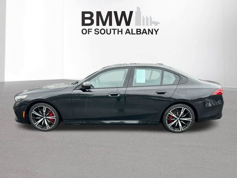 Used 2024 BMW 540i xDrive w/ Premium Package AWD/4WD image 2