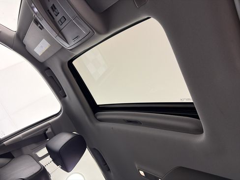 Used 2017 GMC Sierra 1500 SLT w/ SLT Premium Package image 18