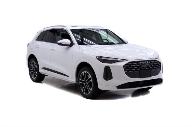 Certified 2025 Audi Q5 Premium AWD/4WD image 2