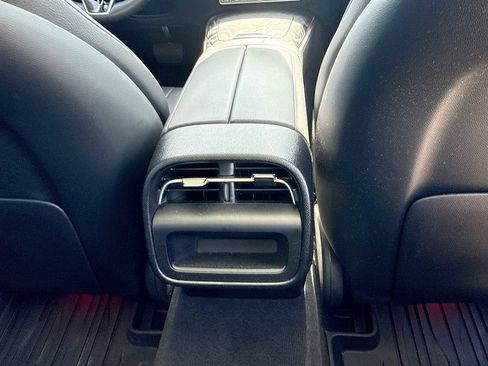 Used 2024 Mercedes-Benz E 350 4MATIC Sedan image 18