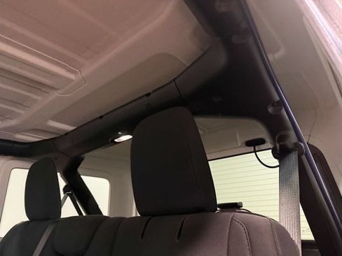 Used 2018 Jeep Wrangler Unlimited Sahara AWD/4WD image 49