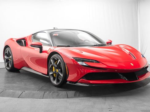 Used 2022 Ferrari SF90 Stradale AWD/4WD image 9