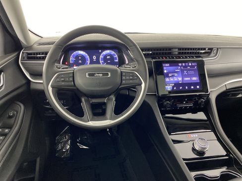 Used 2023 Jeep Grand Cherokee L Laredo w/ Luxury Tech Group I AWD/4WD image 37