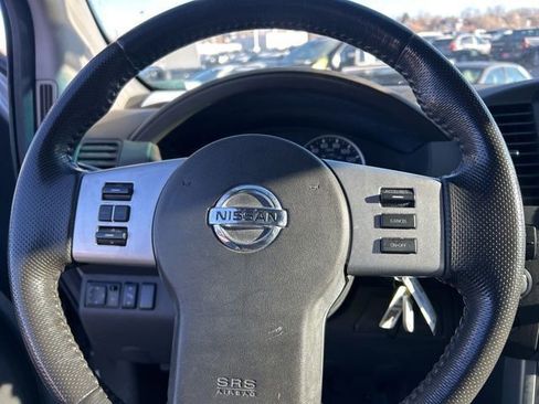 Used 2011 Nissan Pathfinder SV image 12