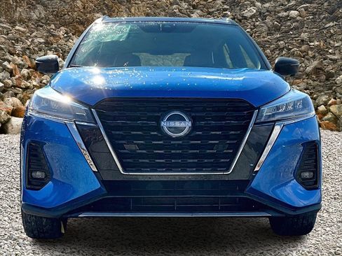 Used 2023 Nissan Kicks SR w/ SR Premium Package image 3