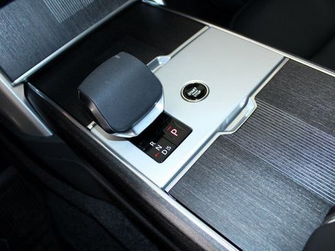 Used 2025 Land Rover Range Rover Autobiography image 16