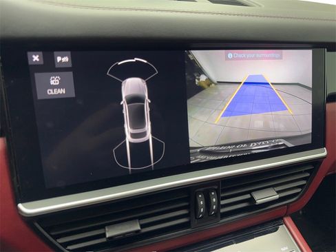 Used 2020 Porsche Cayenne w/ Premium Package image 63