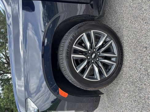 Used 2021 Cadillac Escalade Sport RWD image 3